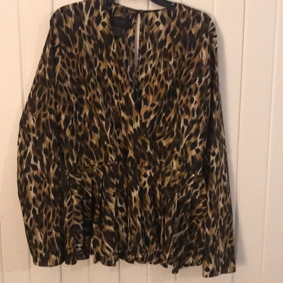 Animal print long sleeve Peplum top - Picture 1 of 5